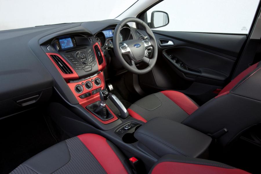  Ford Focus Zetec S 2012 года  (фото 6 из 6)